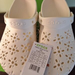 Crocs Floral Cut Out Clog White Women’s Size 9 New With Tag Daisy Design